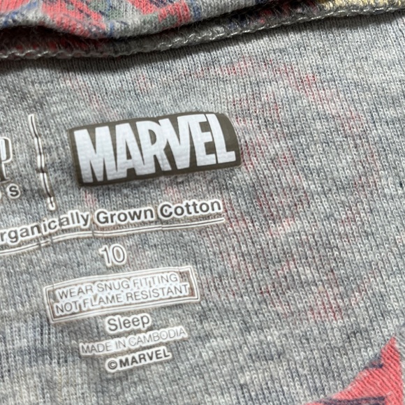 Gap Kids Marvel Superhero Pajama Set Gray 10 - Picture 2 of 2